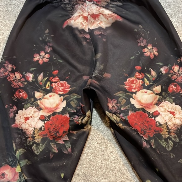 Romeo and Juliet Couture Floral Rose Leggings, sz M - Picture 12 of 12